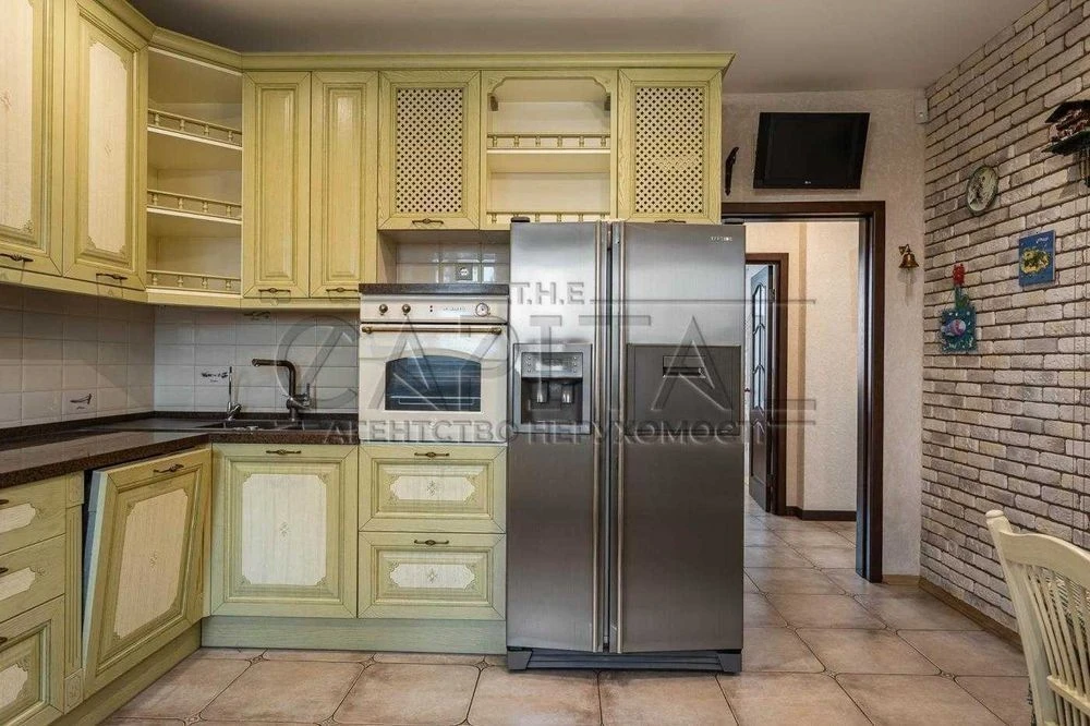 Penthouse for sale, Lobanovsky Ave., Holoseevo