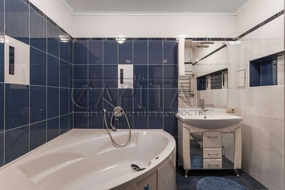 Penthouse for sale, Lobanovsky Ave., Holoseevo
