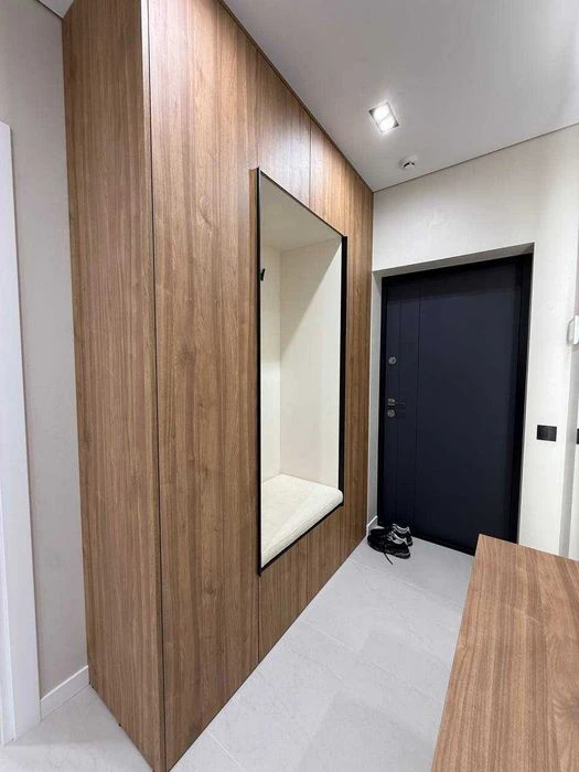 I am selling a designer 3-room apartment, near the city lake