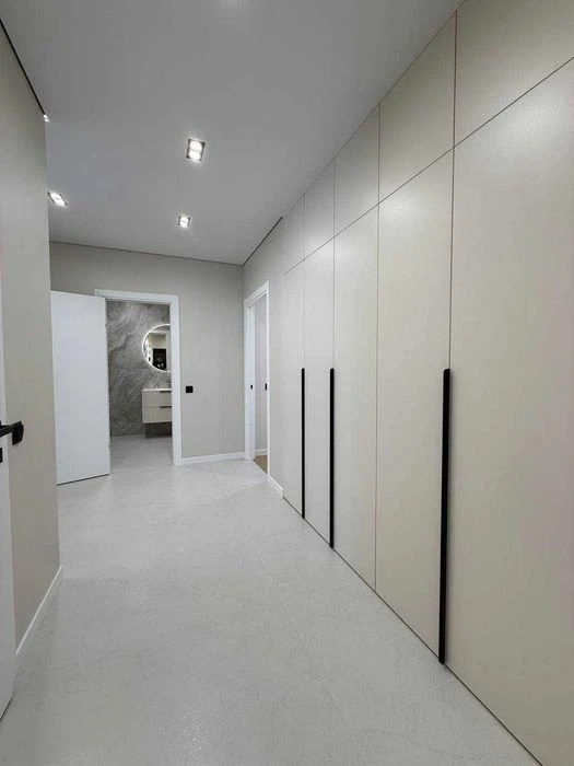 I am selling a designer 3-room apartment, near the city lake