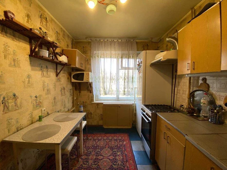 Продам 2х комнатную квартиру / средний этаж /правый берег /с