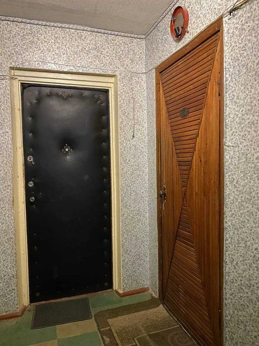 Продам 2х комнатную квартиру / средний этаж /правый берег /с