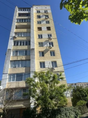 Трехкомнатная квартира Кухня-гостиная и 2комнаты ул Леванев