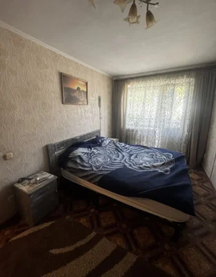 Центр! Тепла та затишна 2к хороший стан, не кутова. Торг. Мі