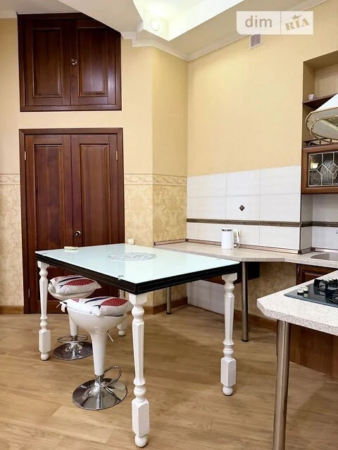 Sale of 3-room apartment 85.89 sq. m on Hetman Pavla Skorop Street