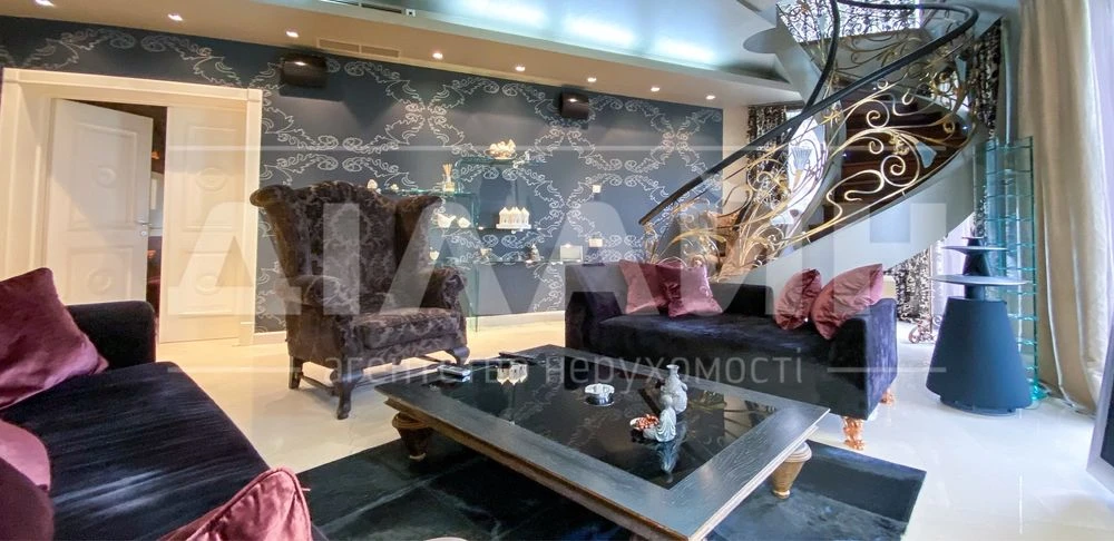 LUXURY поместье в закрытом ЖК со своим пляжем в городе !