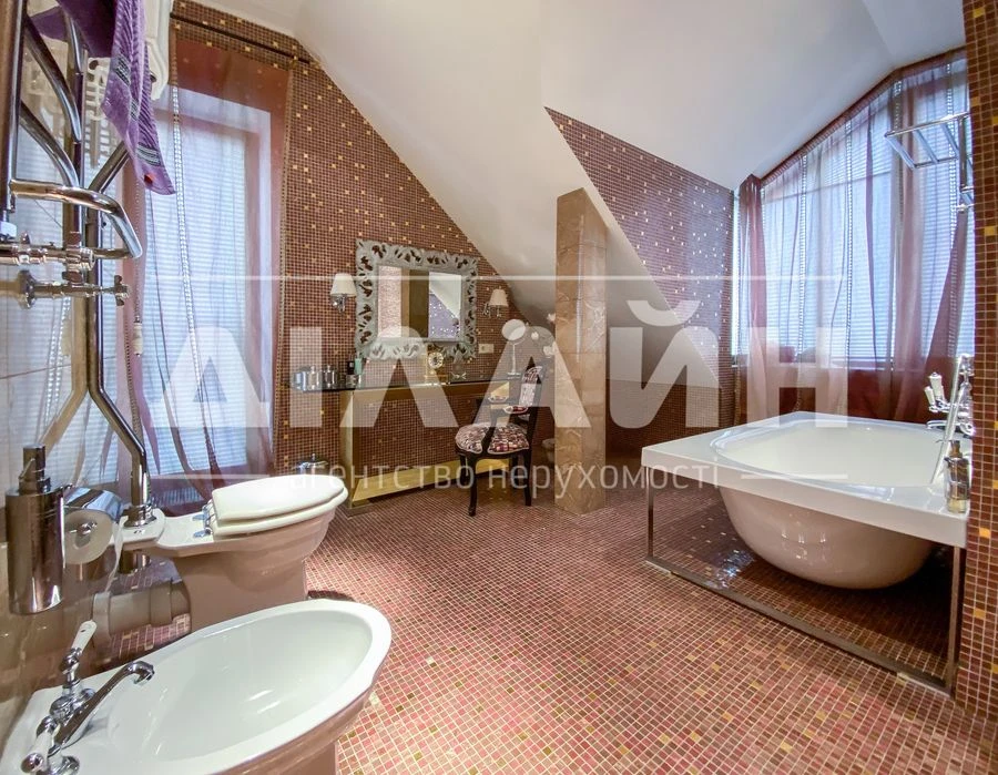 LUXURY поместье в закрытом ЖК со своим пляжем в городе !