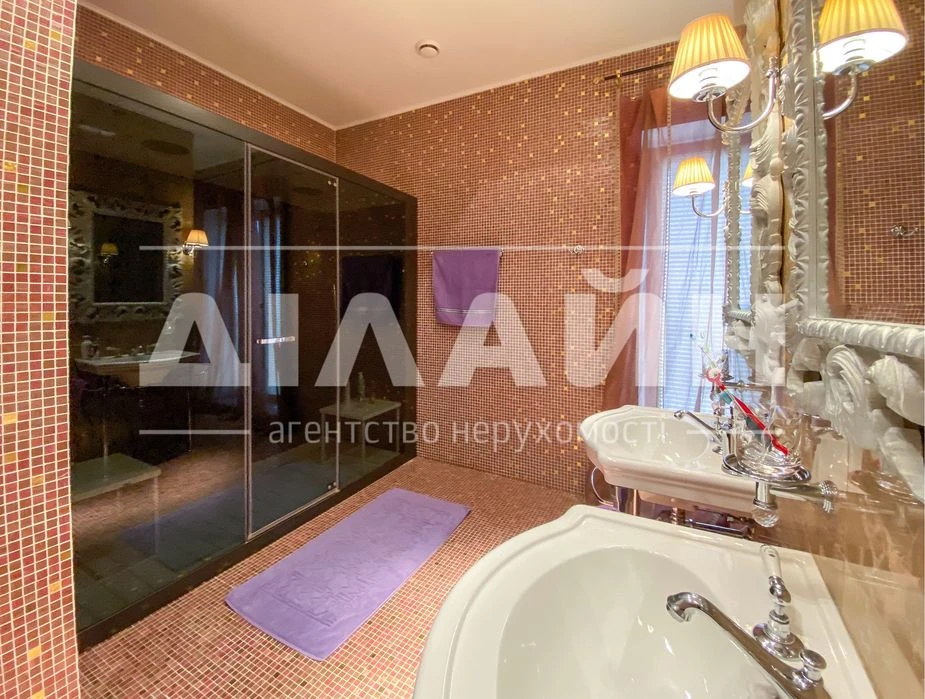 LUXURY поместье в закрытом ЖК со своим пляжем в городе !