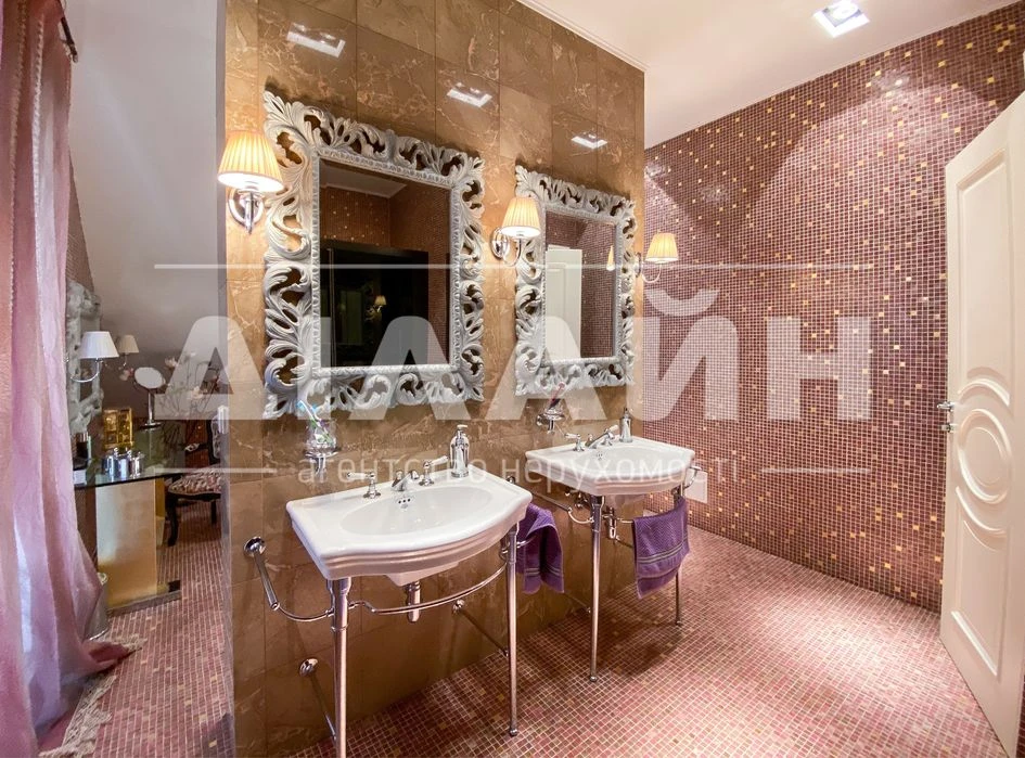 LUXURY поместье в закрытом ЖК со своим пляжем в городе !