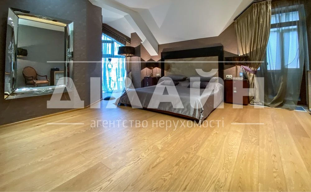 LUXURY поместье в закрытом ЖК со своим пляжем в городе !