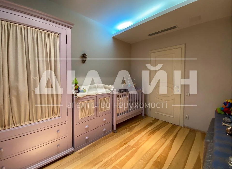 LUXURY поместье в закрытом ЖК со своим пляжем в городе !