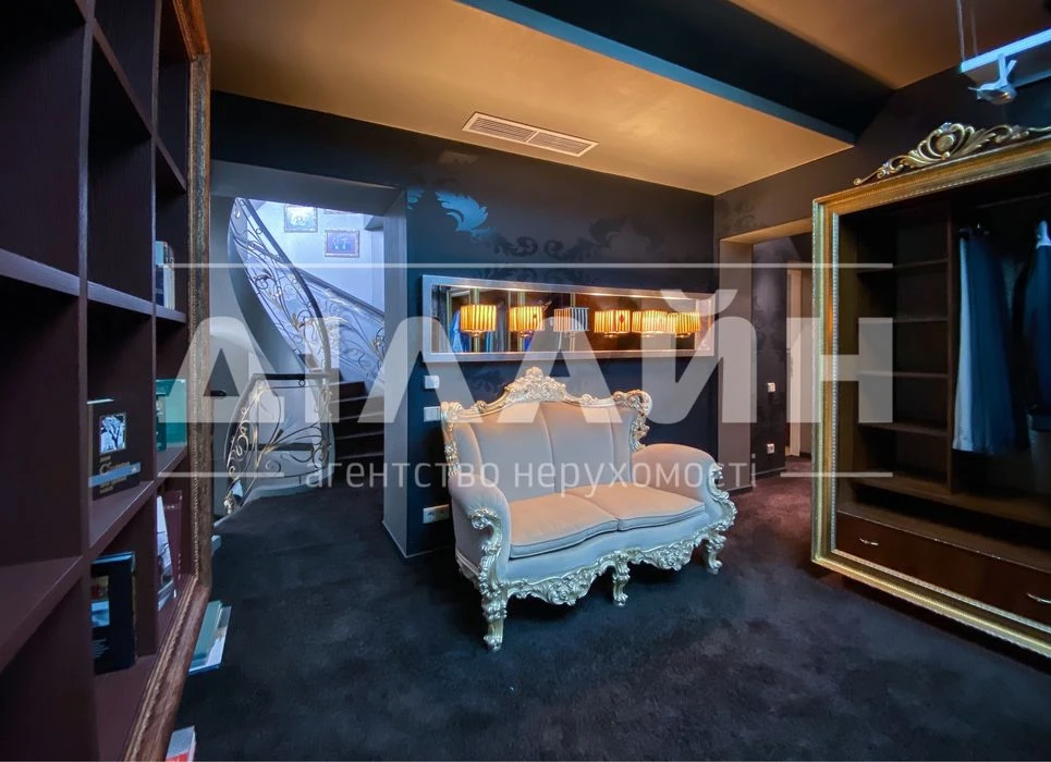 LUXURY поместье в закрытом ЖК со своим пляжем в городе !