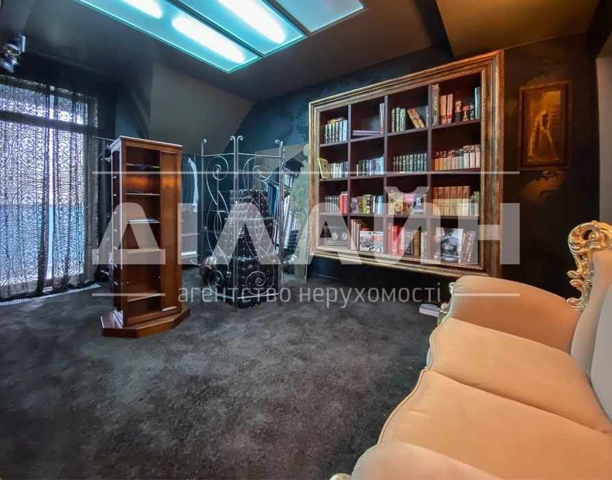 LUXURY поместье в закрытом ЖК со своим пляжем в городе !