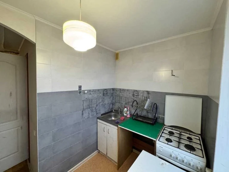 Kharkiv. 3-room apartment in good living condition for sale.