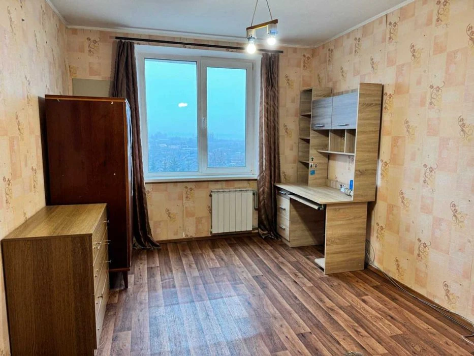 Kharkiv. 3-room apartment in good living condition for sale.
