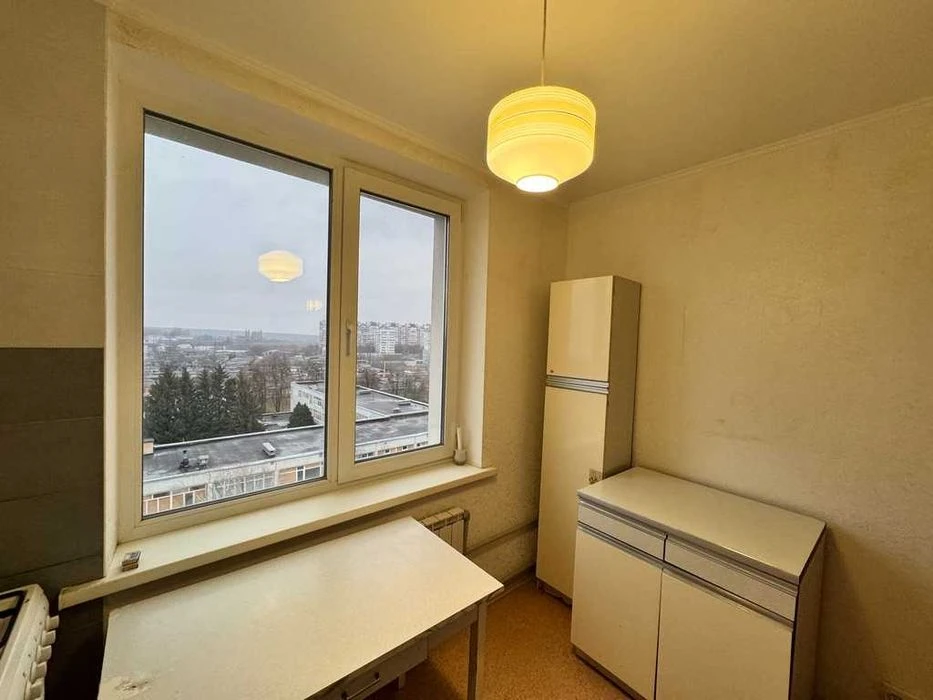 Kharkiv. 3-room apartment in good living condition for sale.