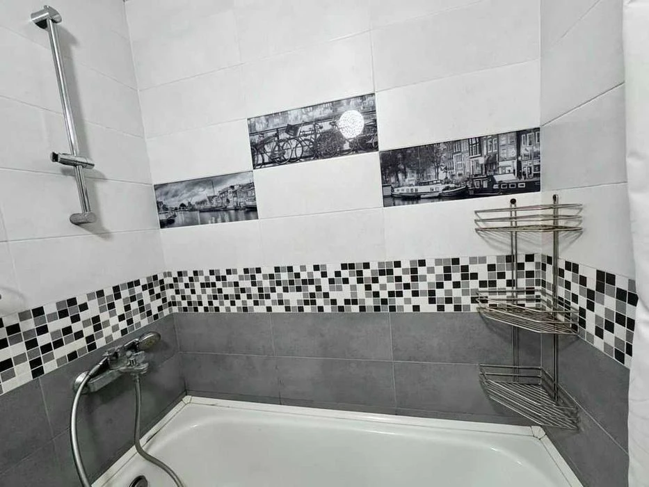 Kharkiv. 3-room apartment in good living condition for sale.