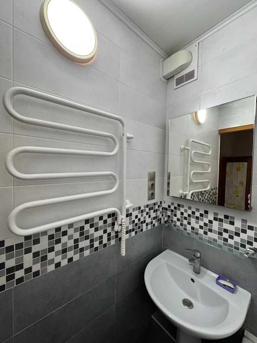 Kharkiv. 3-room apartment in good living condition for sale.