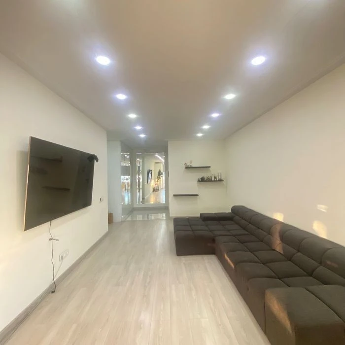 Zakrevskogo 103, a wonderful three-room apartment with a designer's