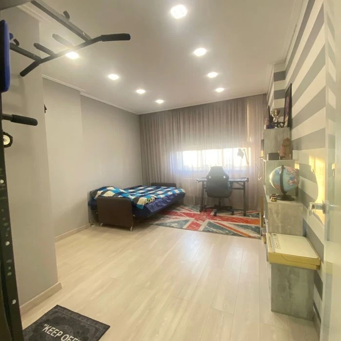 Zakrevskogo 103, a wonderful three-room apartment with a designer's