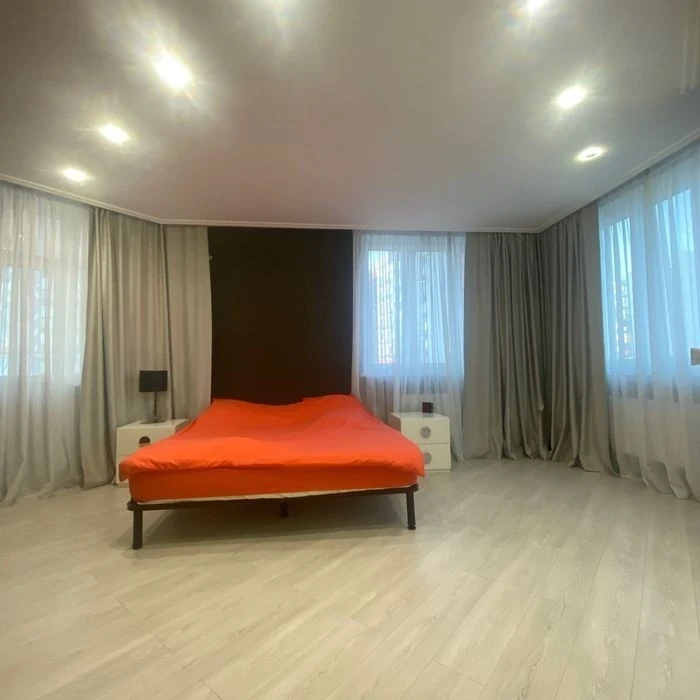 Zakrevskogo 103, a wonderful three-room apartment with a designer's