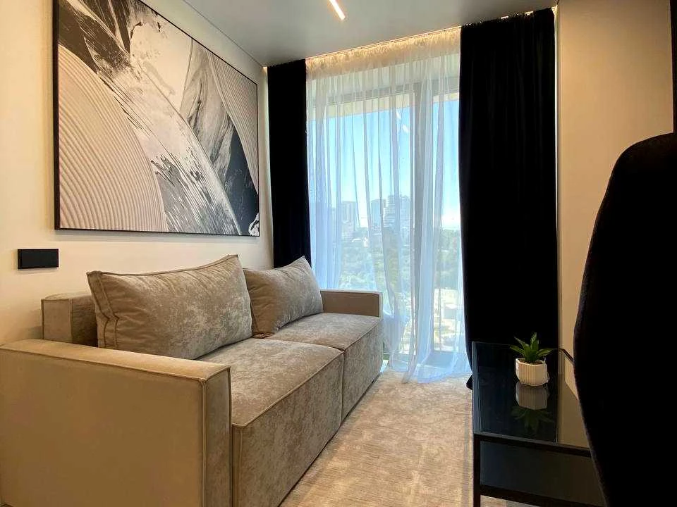 Apartment. Dnipro, Naberezhna Peremohy st.