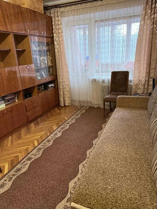 Продається квартира для сім'ї - 3 кімнати, меблі, гарний ста