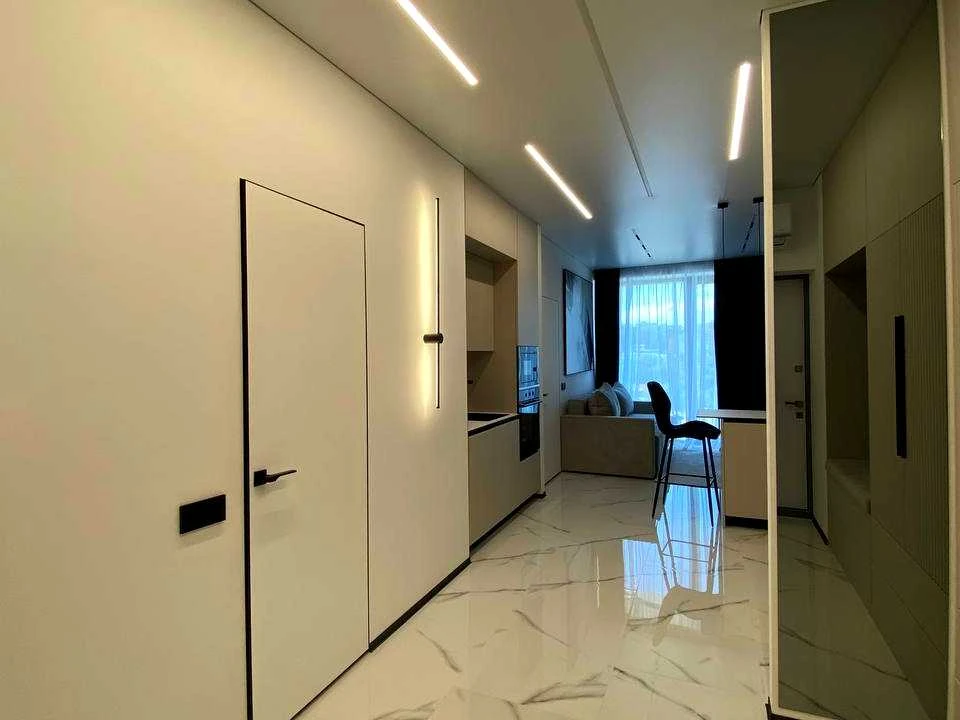 Apartment. Dnipro, Naberezhna Peremohy st.