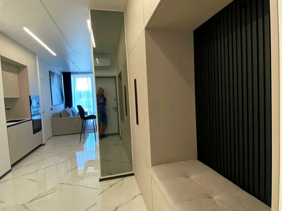 Apartment. Dnipro, Naberezhna Peremohy st.