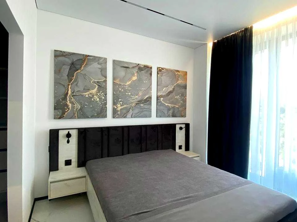 Apartment. Dnipro, Naberezhna Peremohy st.