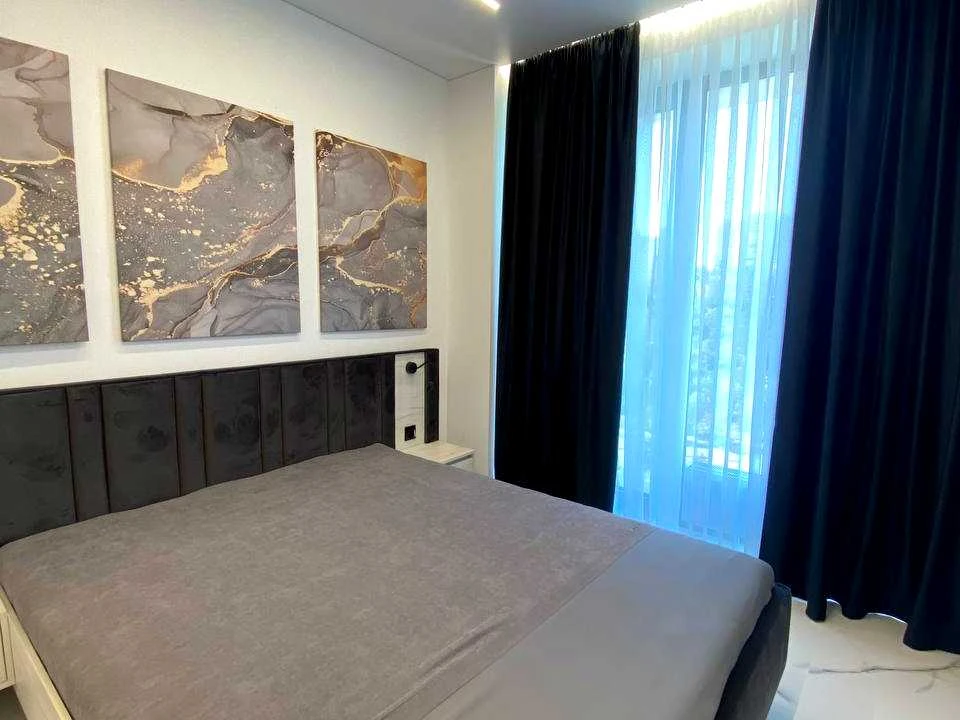 Apartment. Dnipro, Naberezhna Peremohy st.