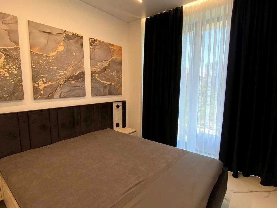 Apartment. Dnipro, Naberezhna Peremohy st.