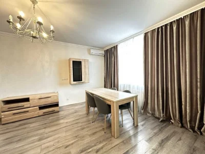 2-room apartment for sale 76 m², Heroes of Stalingrad Avenue.