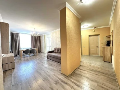 2-room apartment for sale 76 m², Heroes of Stalingrad Avenue.