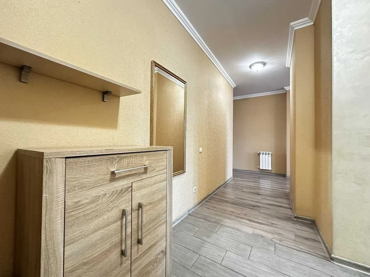 2-room apartment for sale 76 m², Heroes of Stalingrad Avenue.