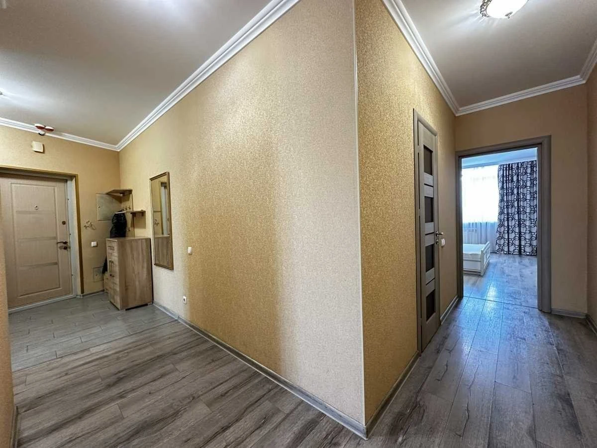 2-room apartment for sale 76 m², Heroes of Stalingrad Avenue.