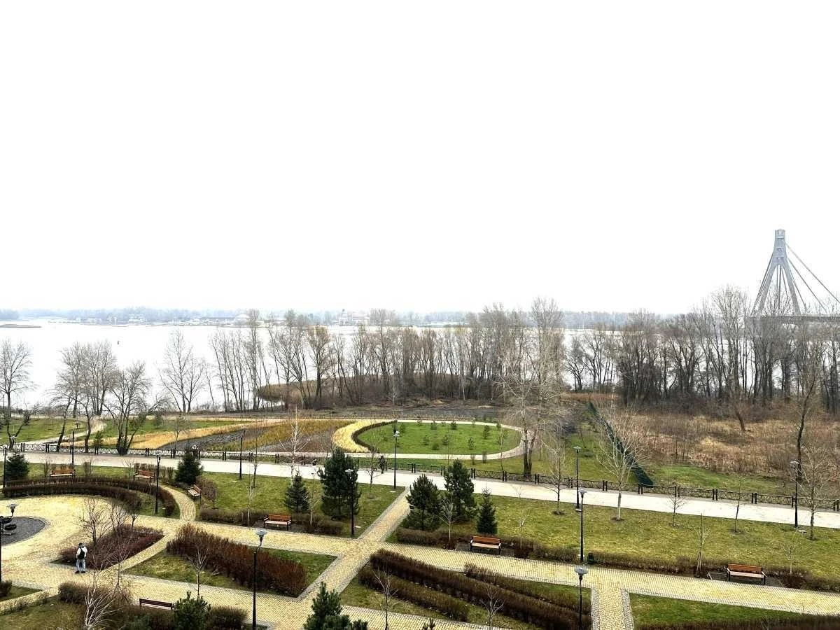 2-room apartment for sale 76 m², Heroes of Stalingrad Avenue.