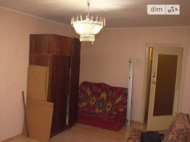 Продаж 2к квартири 40 кв. м на вул. Бахмацька 20 • ID 347426