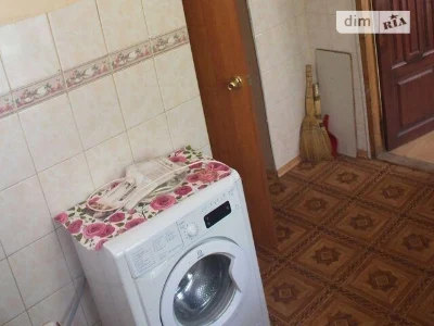 Продаж 2к квартири 40 кв. м на вул. Бахмацька 20 • ID 347426