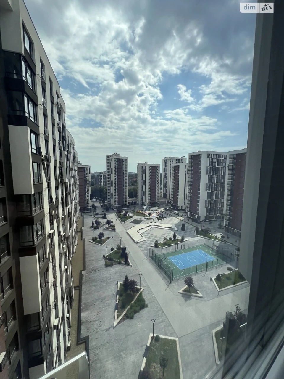 Продаж Квартира Набережна