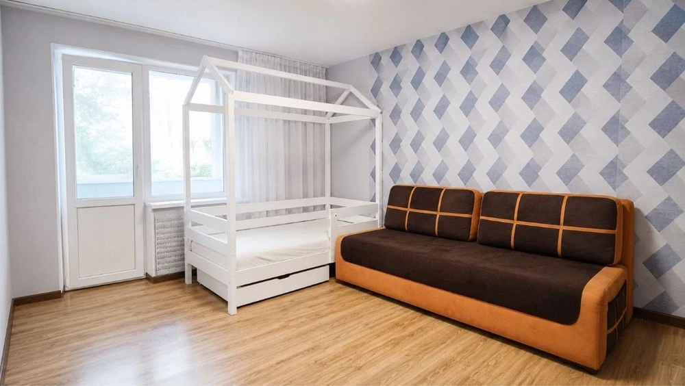 Продам 2-комнатную квартиру ул.Новокрымская Титова
