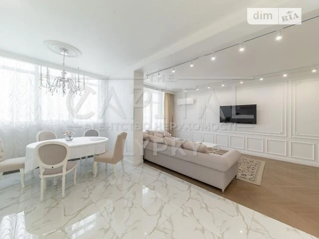 Sale of 3-room apartment 115 sq. m. on Andriy Verkhoglyada St. 20 •