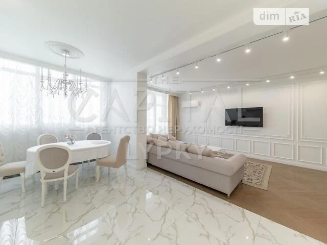 Продаж 3к квартири 115 кв. м на вул. Андрія Верхогляда 20 •