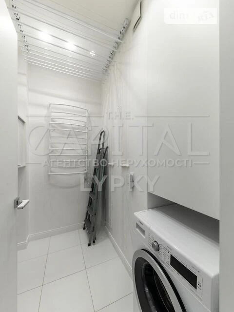 Sale of 3-room apartment 115 sq. m. on Andriy Verkhoglyada St. 20 •