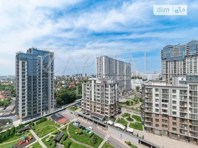 Sale of 3-room apartment 115 sq. m. on Andriy Verkhoglyada St. 20 •