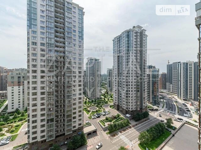 Sale of 3-room apartment 115 sq. m. on Andriy Verkhoglyada St. 20 •