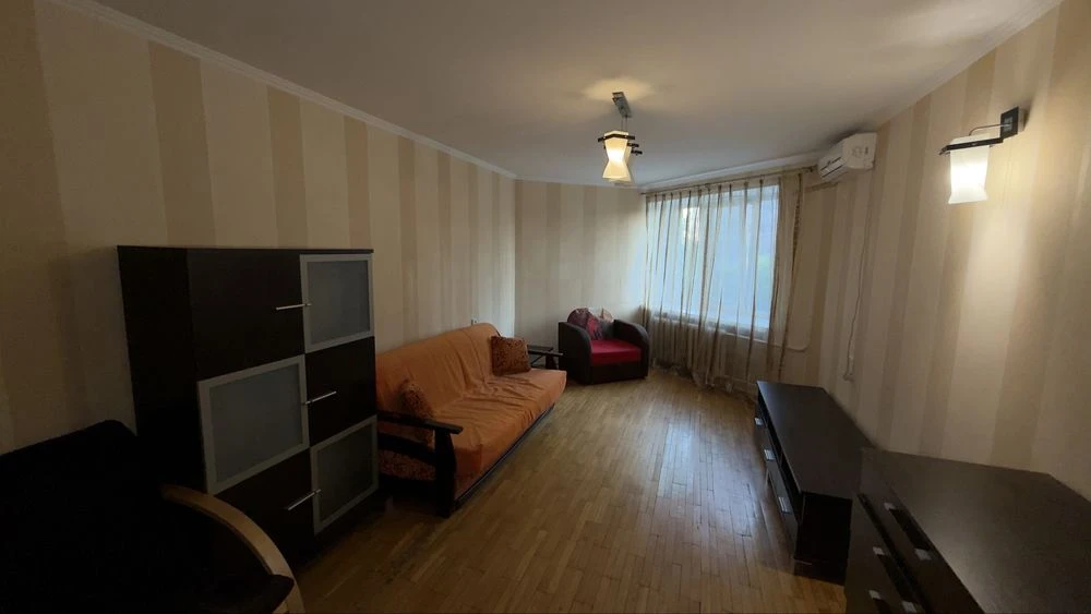 Продам 1к с ремонтом в кирпичном доме на Тополь-1!Сертификат