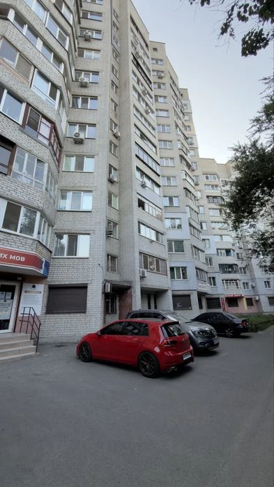 Продам 1к с ремонтом в кирпичном доме на Тополь-1!Сертификат
