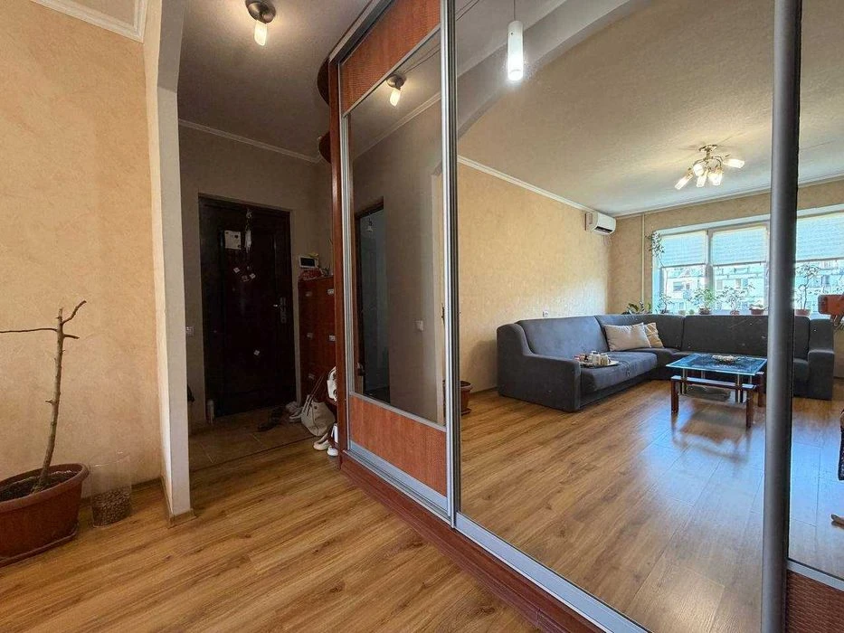 Buy an apartment at Topole-3, 47