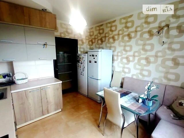 For sale 2-room apartment 70 sq. m. on Krakivska Street 13V • ID 3466